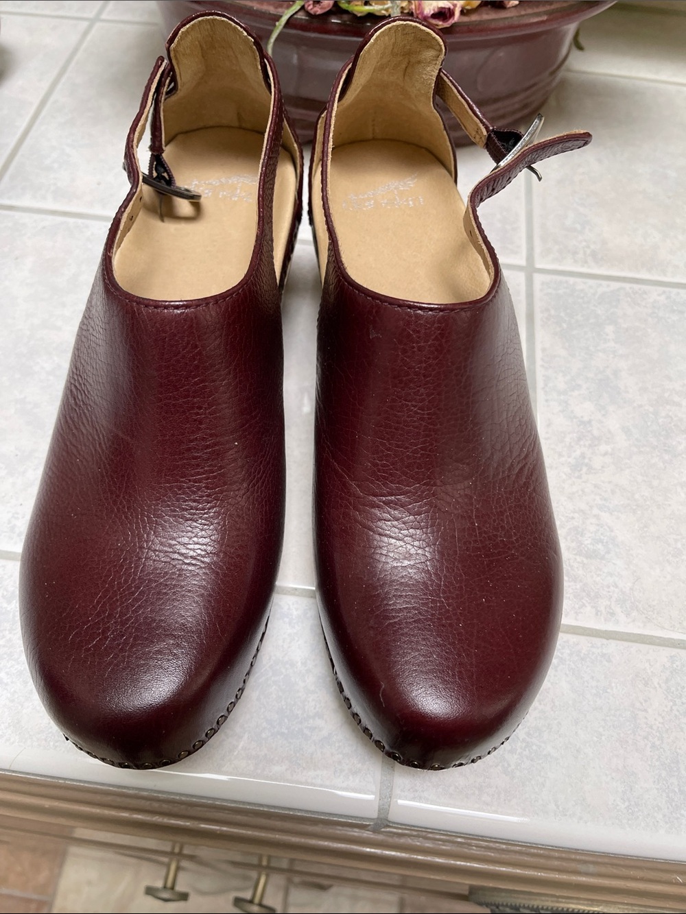 Women’s Leather Clog - Burgundy